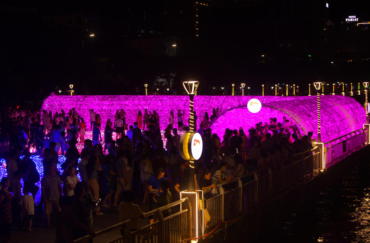 Rực rỡ không gian ánh sáng nghệ thuật lần đầu tiên bên sông Hàn