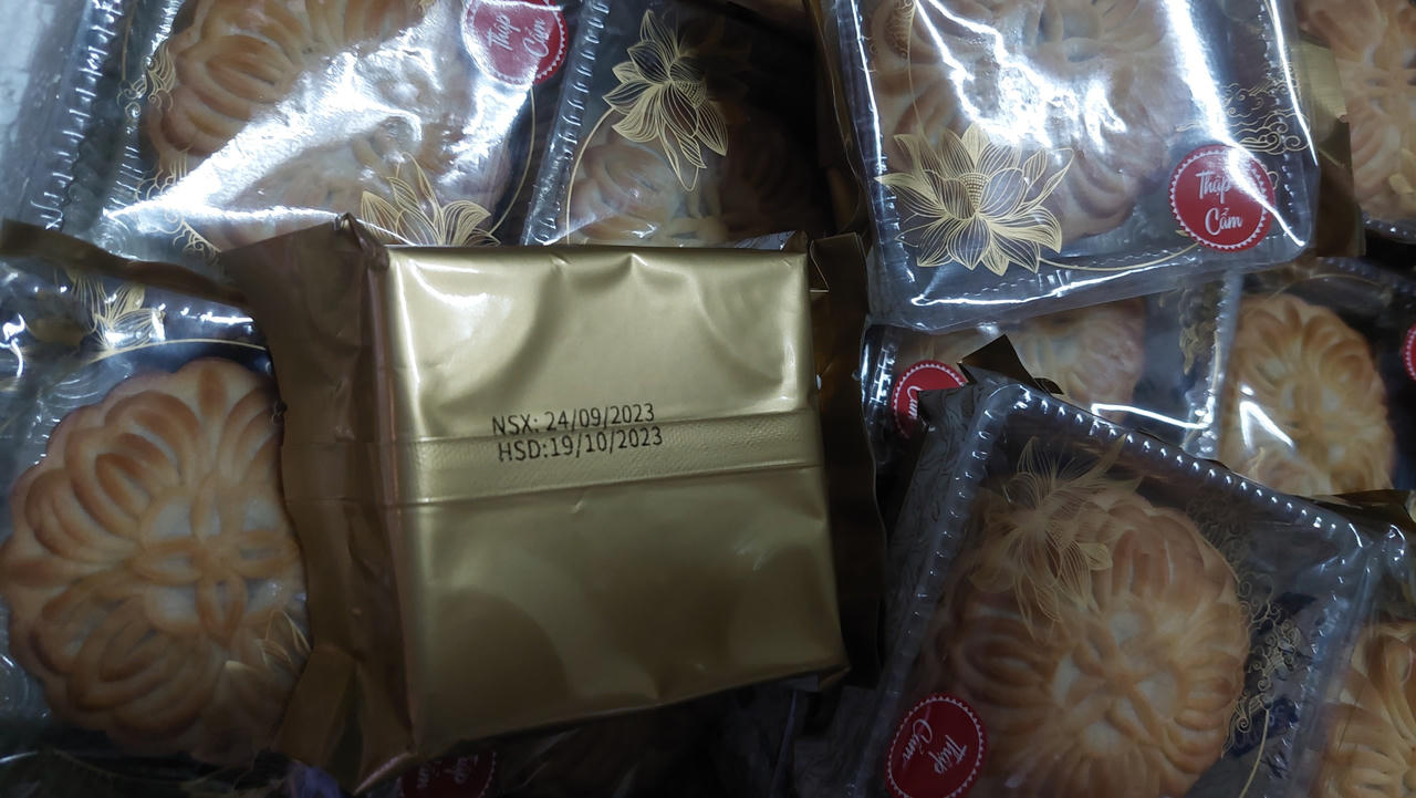 Thu giữ 1.500 bánh trung thu không nguồn gốc, ghi ngày sản xuất sau ngày bán