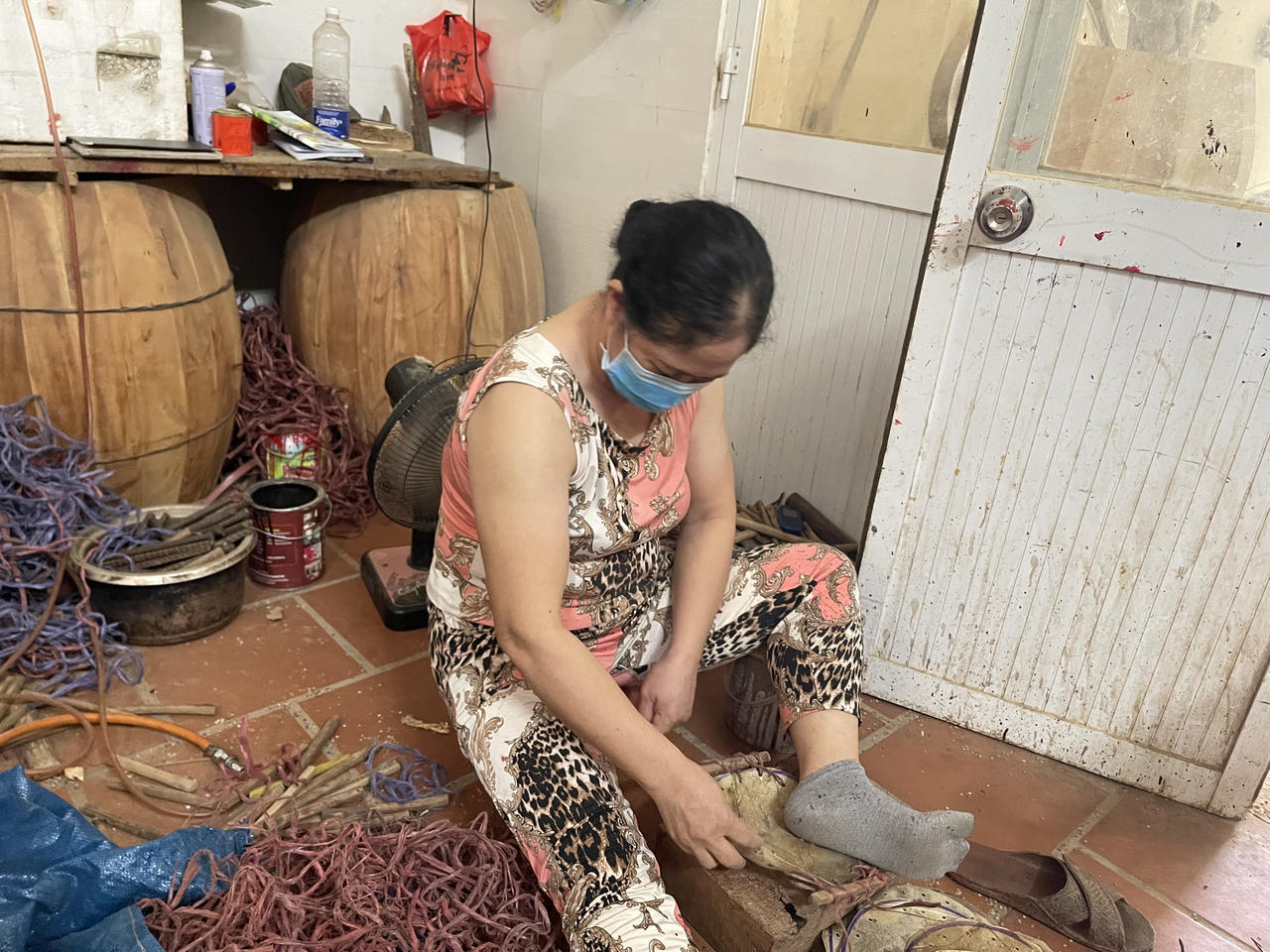 Nghề làm trống Đọi Tam ở Quảng Ngãi tất bật phục vụ Tết Trung thu