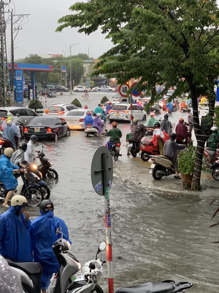 Cảnh báo mưa to gây ngập úng và sạt lở núi tại các tỉnh, thành miền Trung