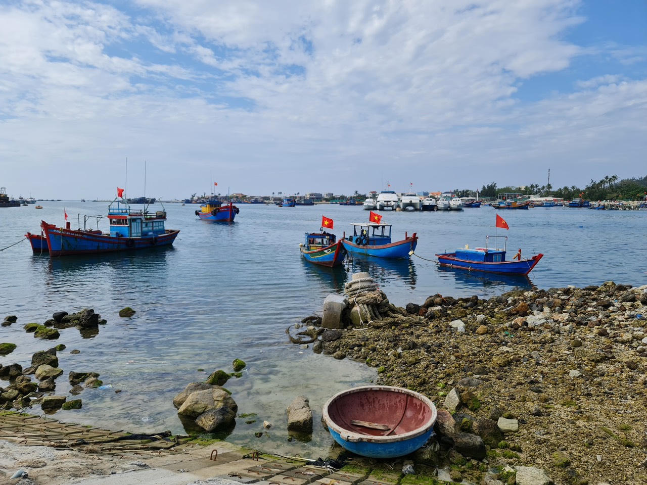 Dự án neo đậu tàu thuyền hơn 400 tỉ ở Quảng Ngãi được nghiệm thu sau 13 năm