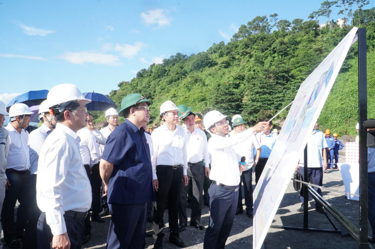 Chủ tịch Quốc hội Vương Đình Huệ kiểm tra tiến độ Dự án Bến cảng Liên Chiểu