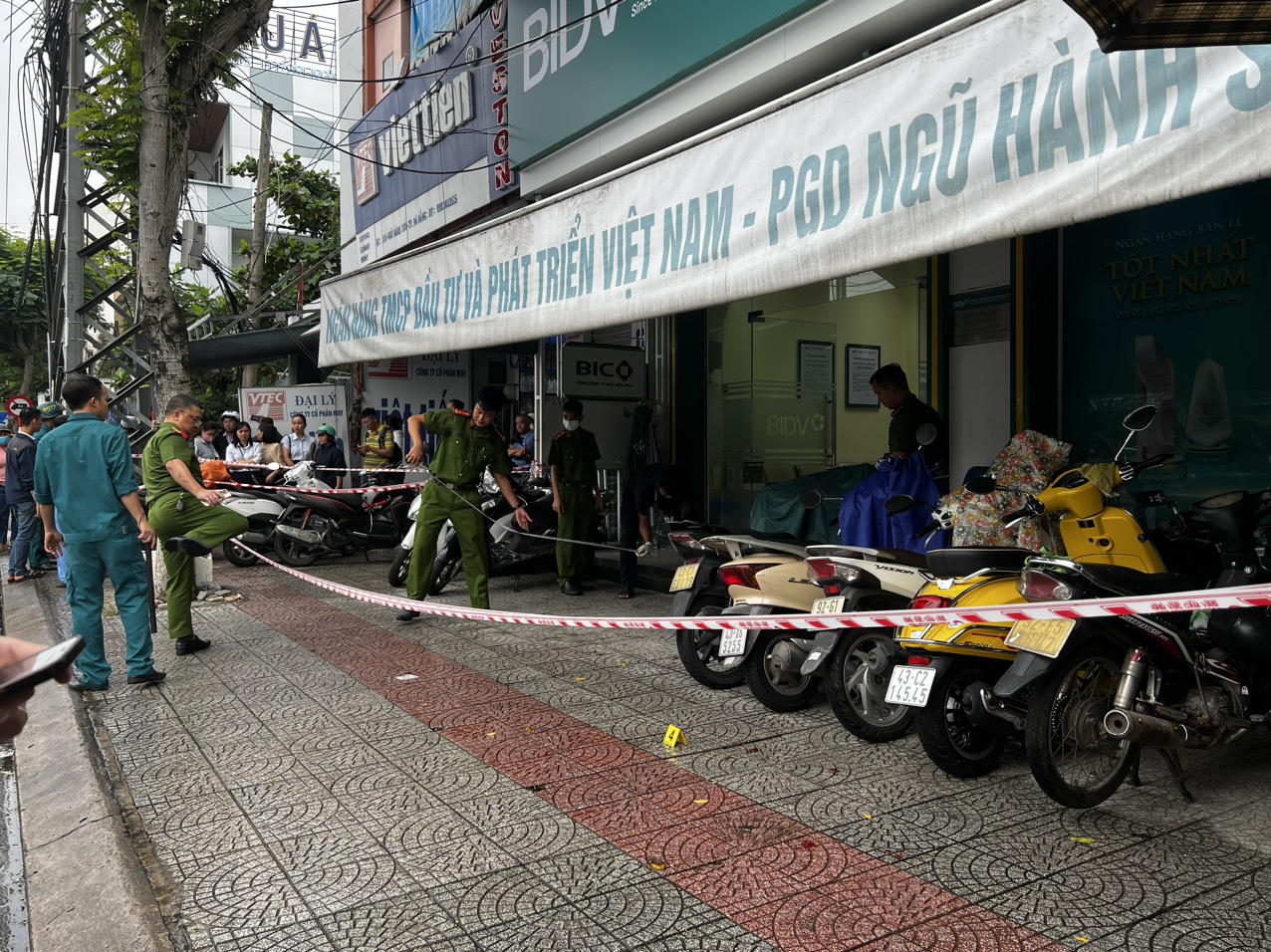 Đã bắt giữ được 2 đối tượng dùng súng cướp ngân hàng ở Đà Nẵng