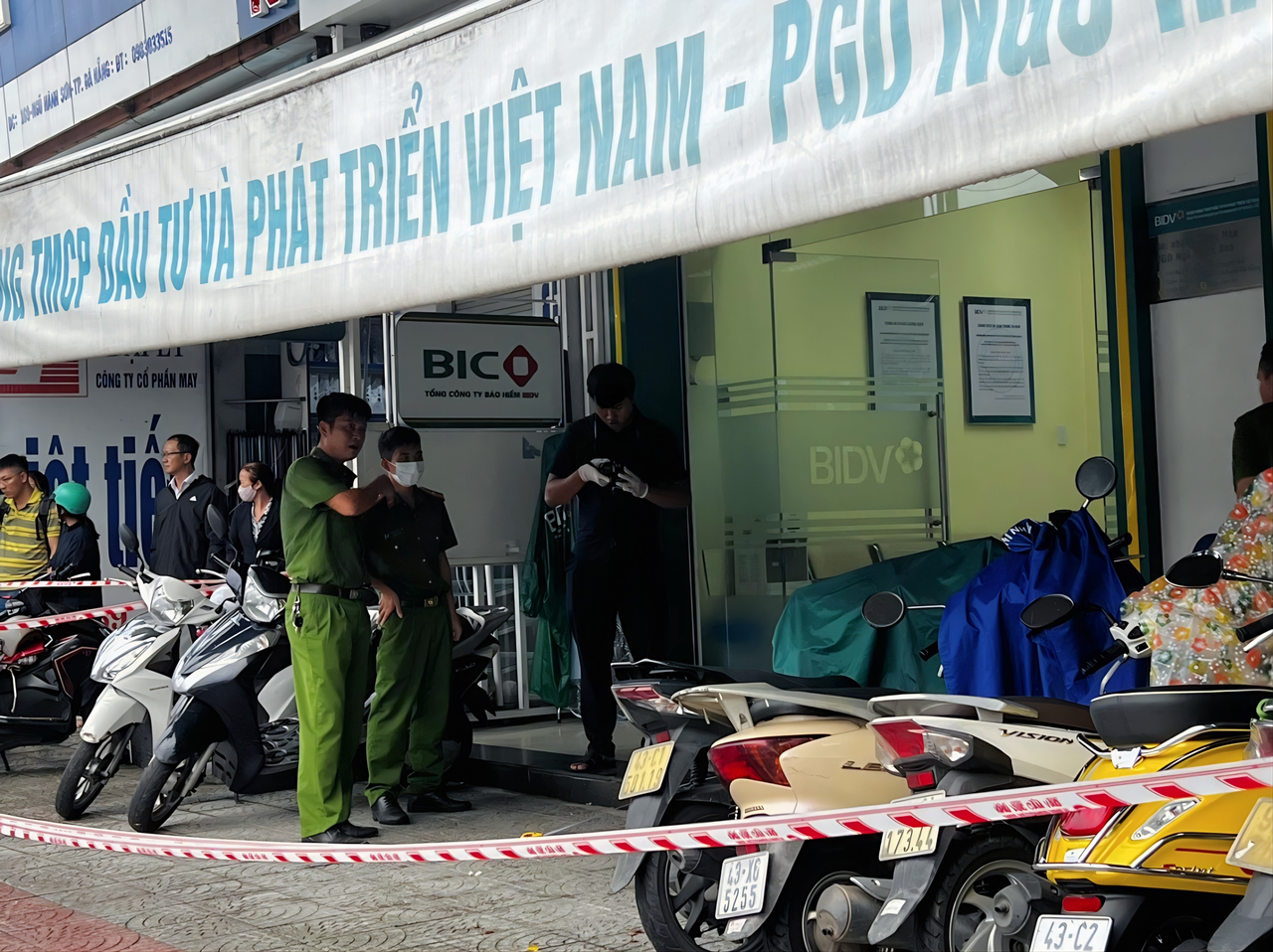 Lời khai của 2 thanh niên cướp ngân hàng, đâm chết bảo vệ ở Đà Nẵng