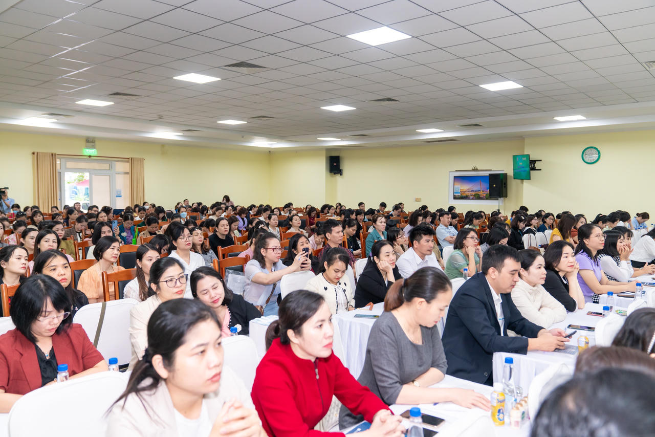 Chuyên gia, nhân viên y tế chia sẻ kiến thức, kinh nghiệm chăm sóc dinh dưỡng cho người bệnh