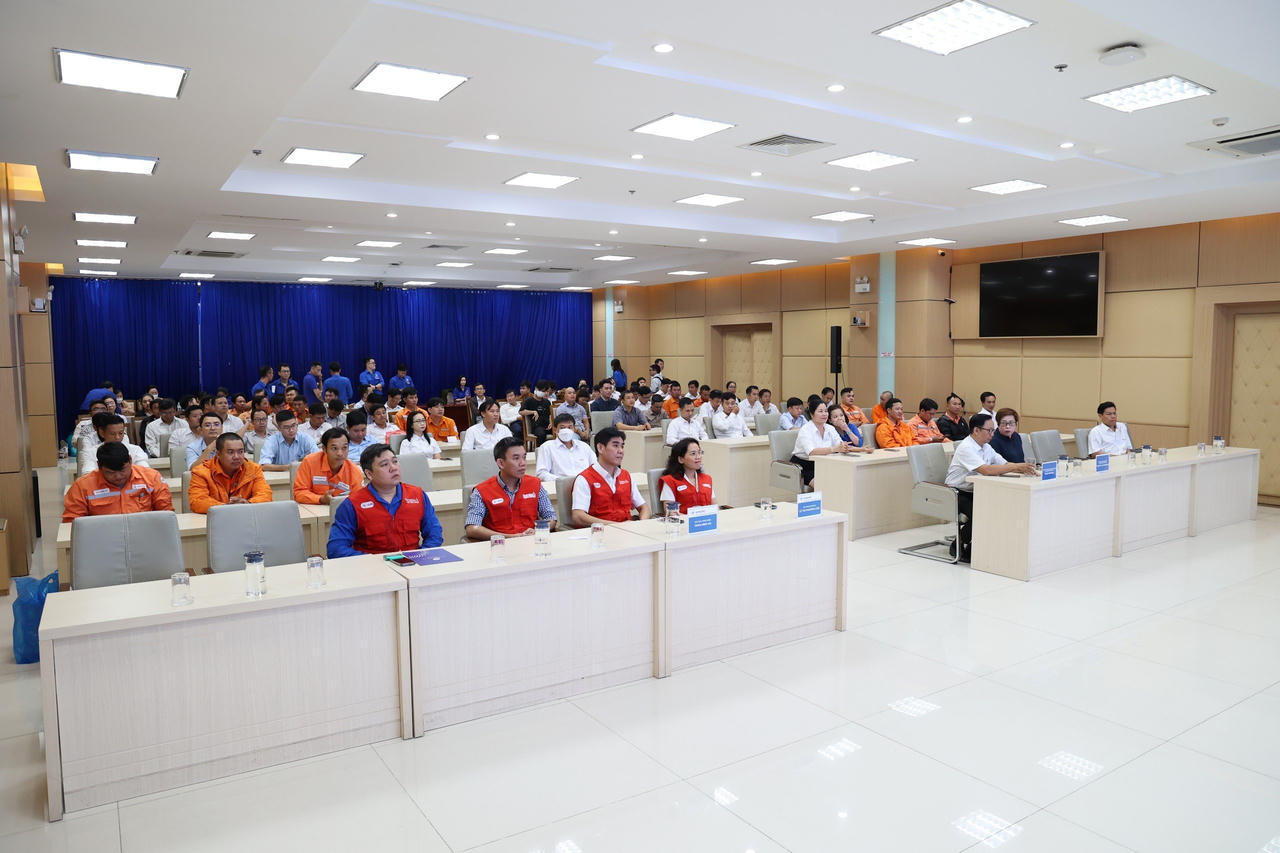 Hơn 2.300 CBCNV EVNCPC tham gia hiến máu tại chương trình Tuần lễ hồng EVN lần thứ IX năm 2023