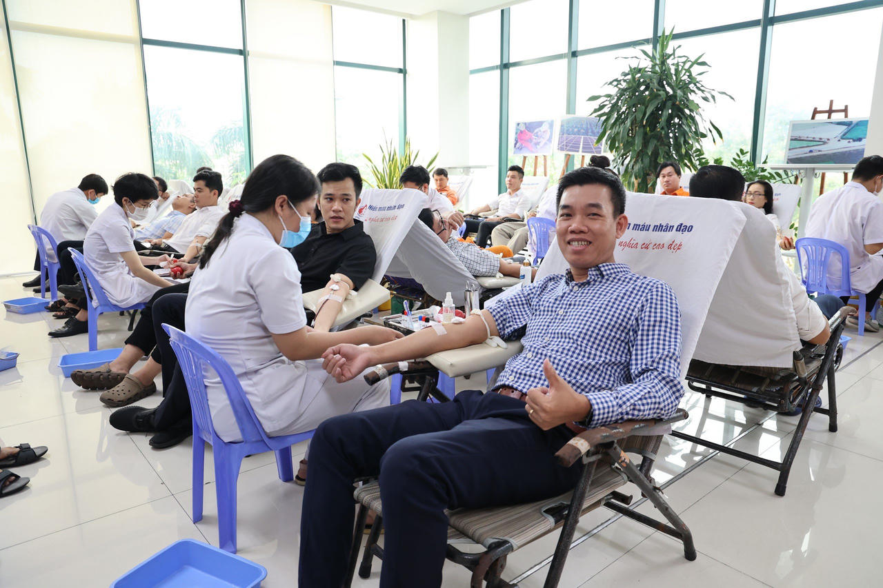 Hơn 2.300 CBCNV EVNCPC tham gia hiến máu tại chương trình Tuần lễ hồng EVN lần thứ IX năm 2023