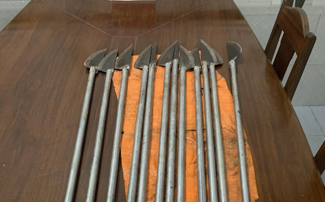  Đà Nẵng: Bắt 2 thanh niên mang 12 dao phóng lợn chuẩn bị đi đánh nhau