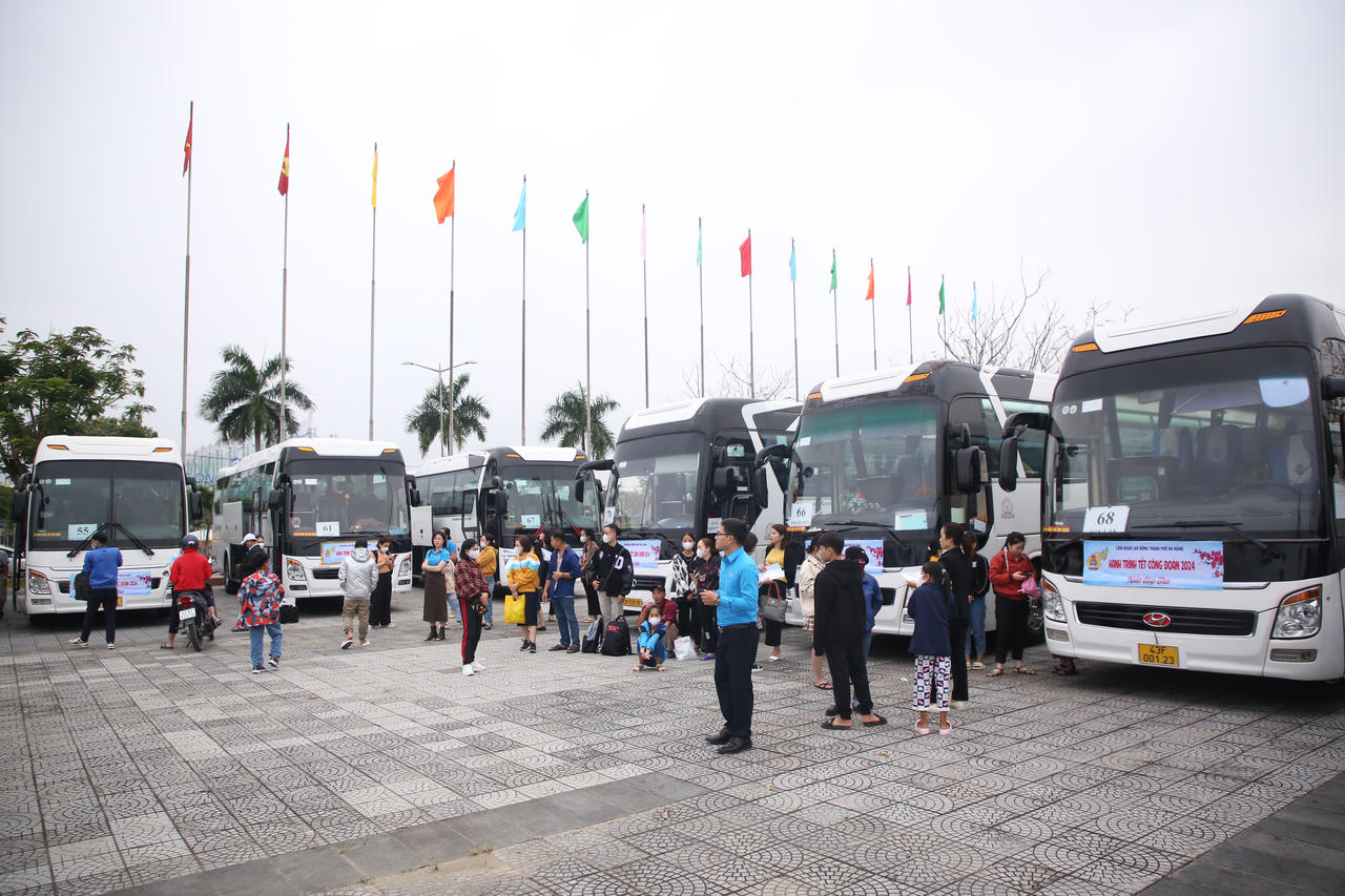 Đà Nẵng đưa hàng ngàn công nhân, lao động ngoại tỉnh về quê ăn Tết miễn phí