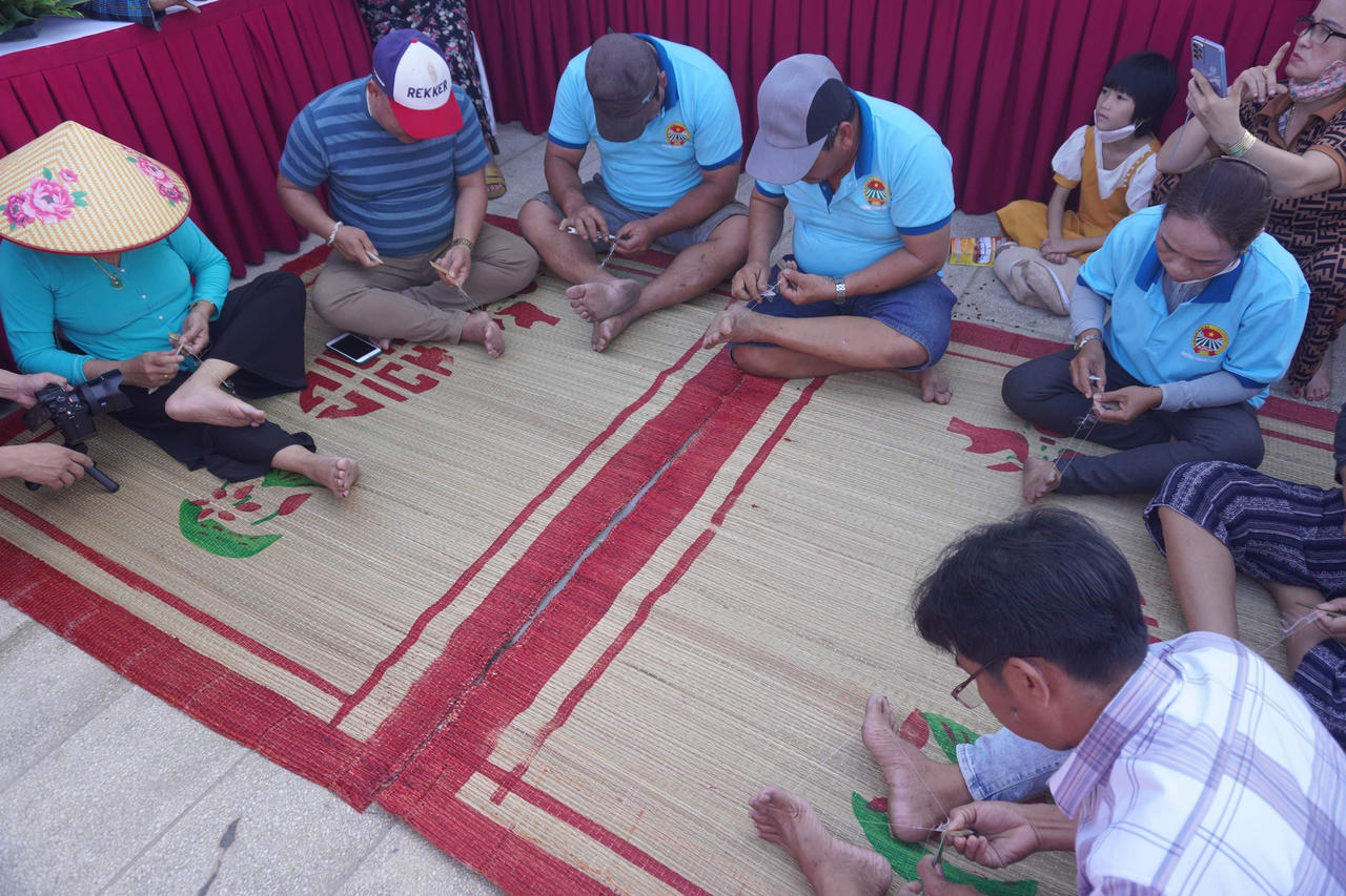 Ngư dân Đà Nẵng tranh tài tại lễ hội cầu ngư truyền thống