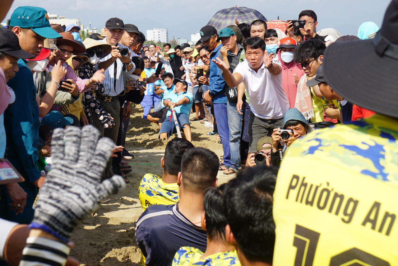 Ngư dân Đà Nẵng tranh tài tại lễ hội cầu ngư truyền thống