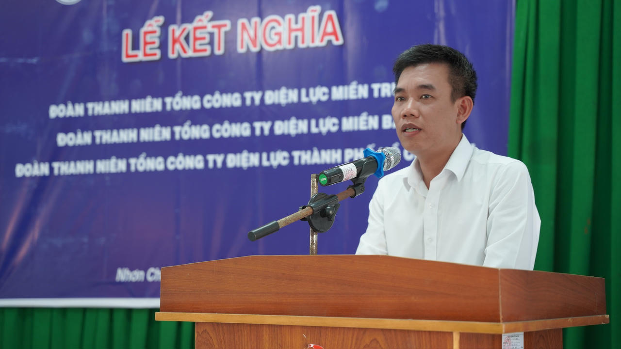 Hành trình 'Tự hào một dải non sông' - Trao yêu thương tới biển đảo quê hương