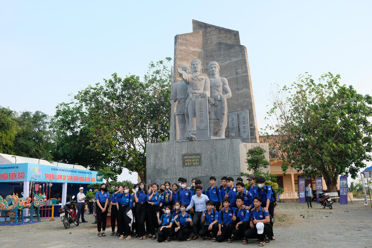 Quảng Ngãi trưng bày tư liệu, hiện vật về “Di sản văn hóa biển đảo”