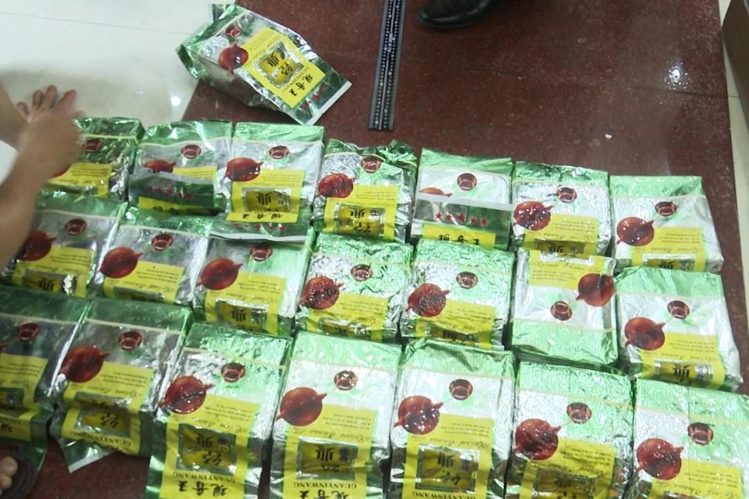 Bắt 8 đối tượng vận chuyển 198 kg ma túy từ Lào vào Việt Nam