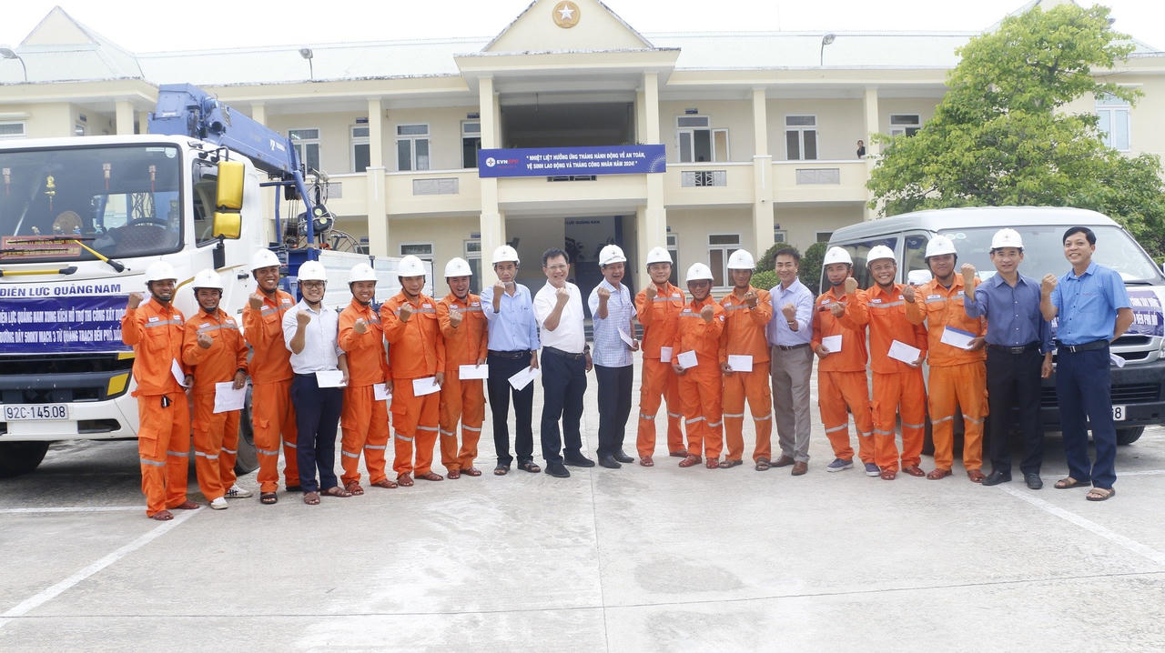 EVNCPC đồng loạt ra quân hỗ trợ hoàn thành dự án đường dây 500kV mạch 3 Quảng Trạch - Phố Nối