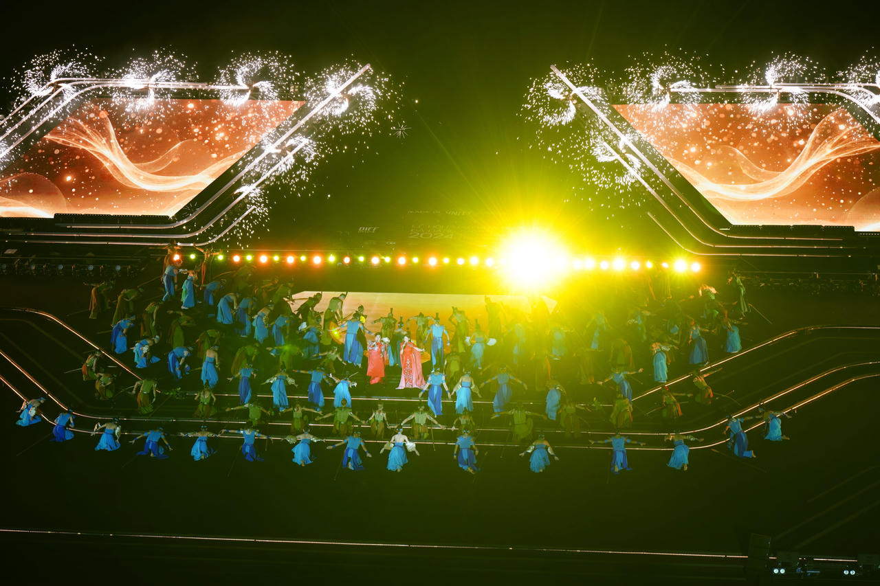 Bừng sáng đêm Đà Nẵng với màn khai mạc DIFF 2024 của đội Pháp và Việt Nam