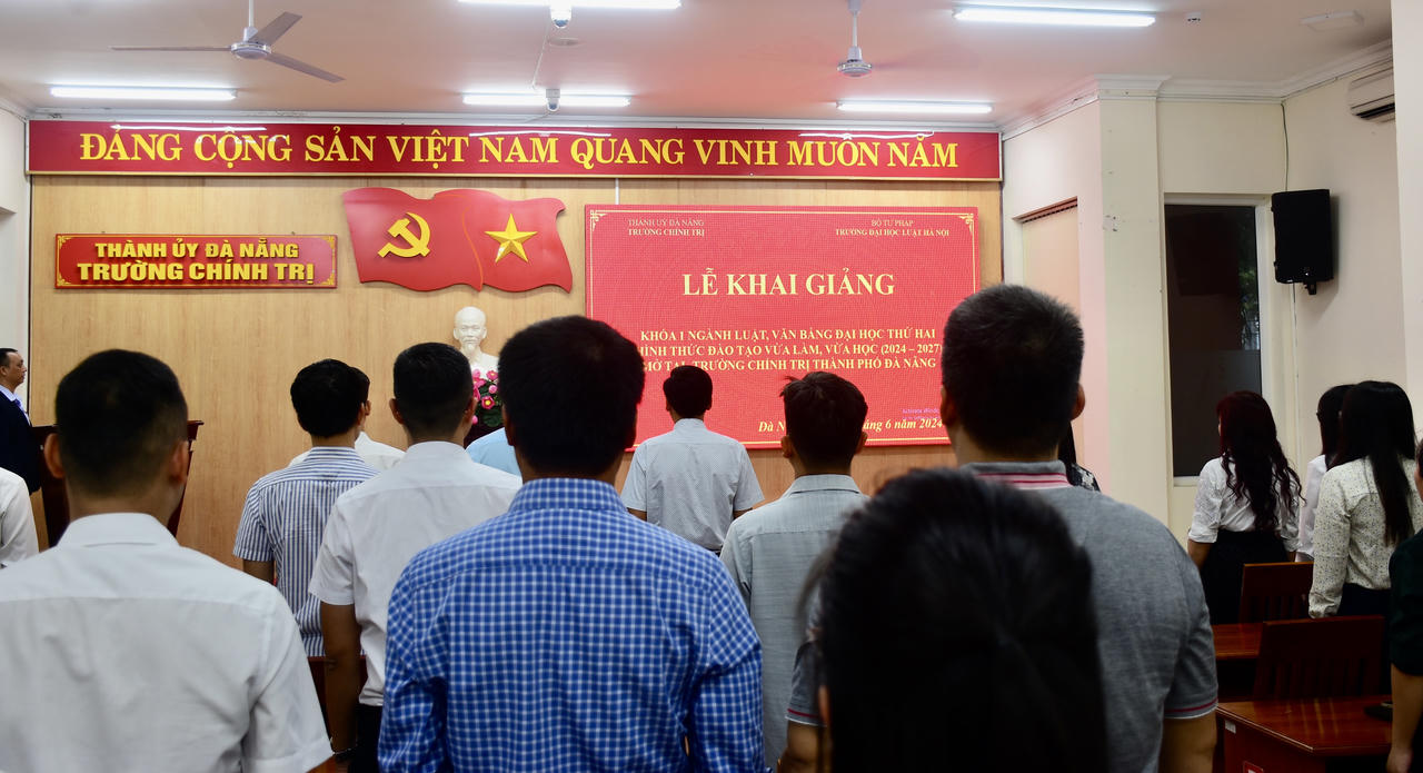 Khai giảng lớp văn bằng 2 ngành luật cho cán bộ, công chức, viên chức Đà Nẵng