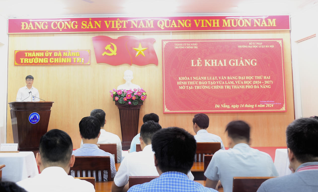 Khai giảng lớp văn bằng 2 ngành luật cho cán bộ, công chức, viên chức Đà Nẵng