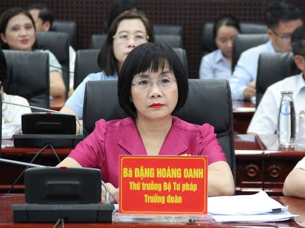 Thứ trưởng Bộ Tư pháp Đặng Hoàng Oanh làm việc tại Đà Nẵng