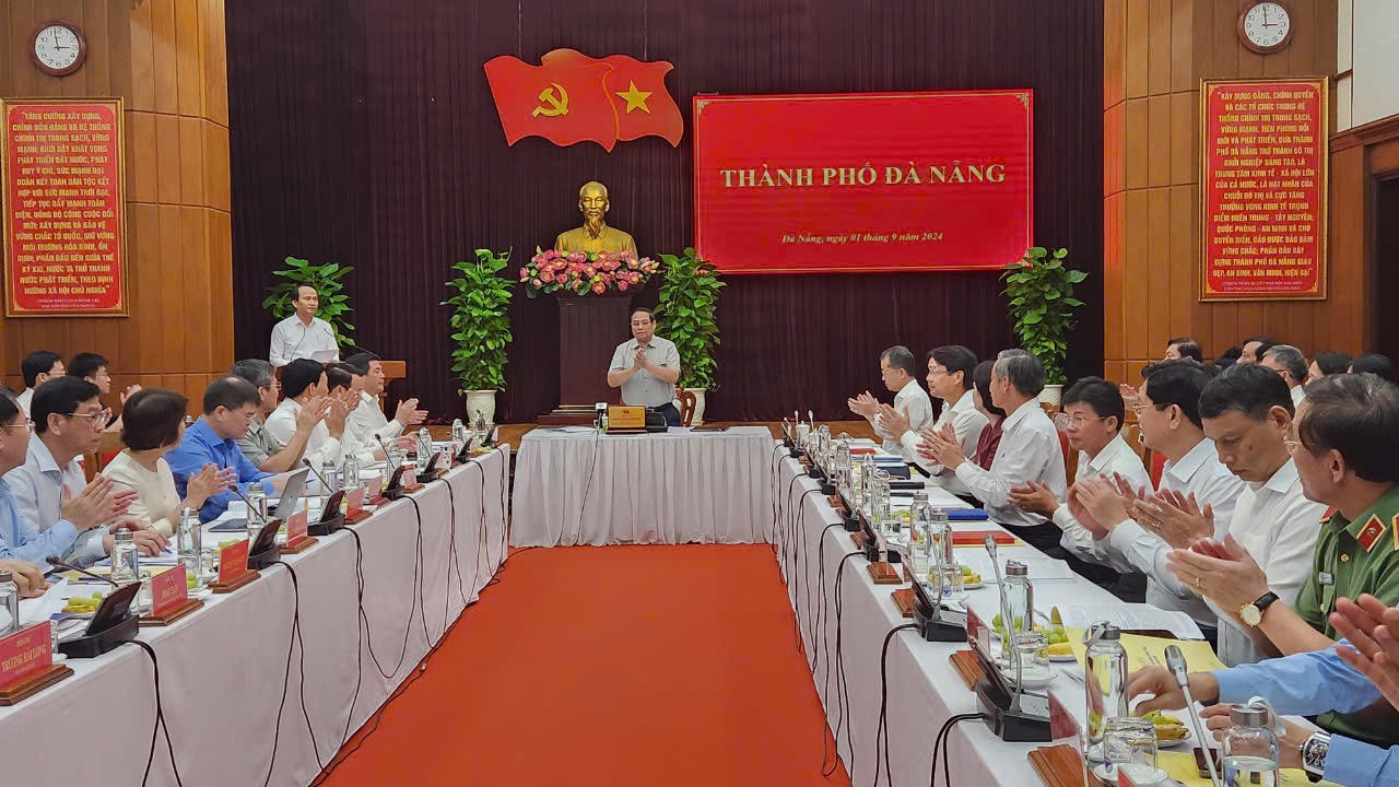 Thủ tướng nêu '6 ấn tượng, 5 trăn trở, 3 tiên phong' của Đà Nẵng