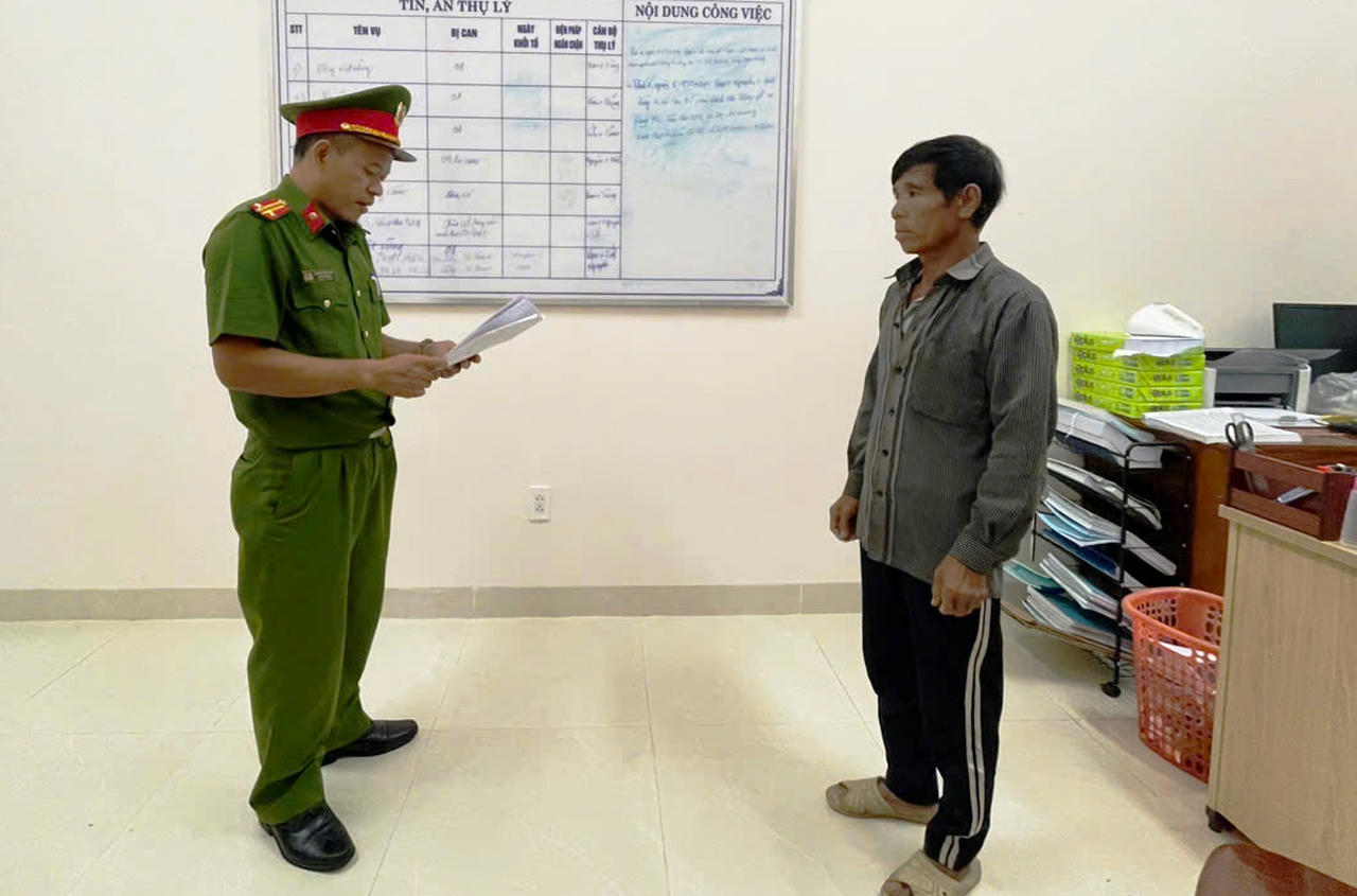 Khởi tố 2 đối tượng phá rừng phòng hộ tại Quảng Nam