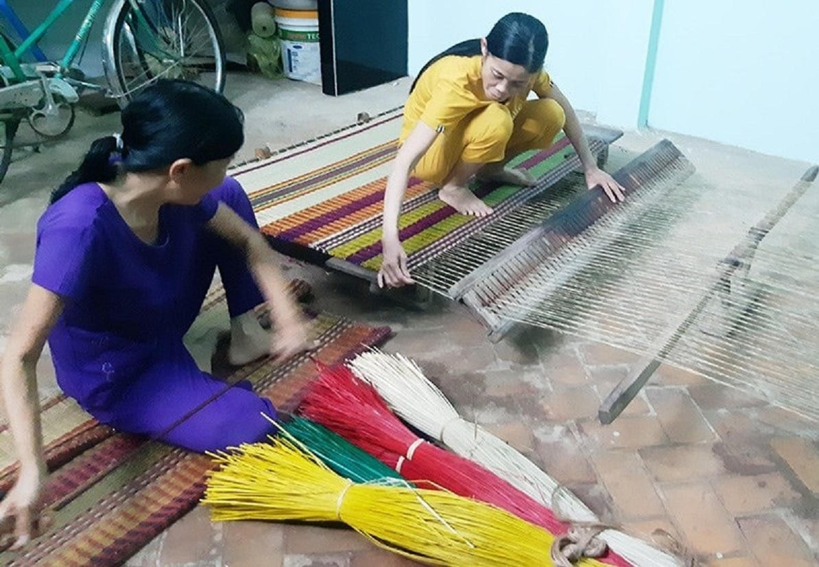 Làng nghề dệt chiếu hơn 500 tuổi bị thu hồi bằng công nhận