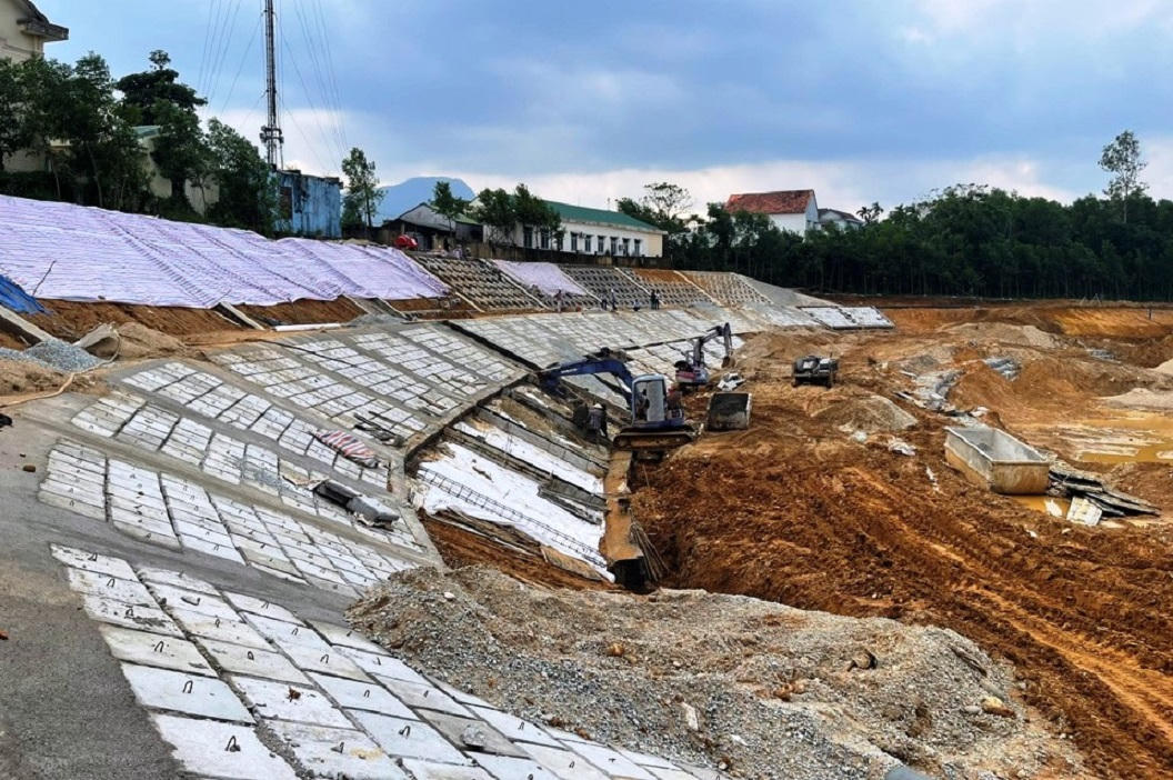 Dự án kè chống sạt lở ở Quảng Ngãi tăng tốc về đích đúng hạn 
