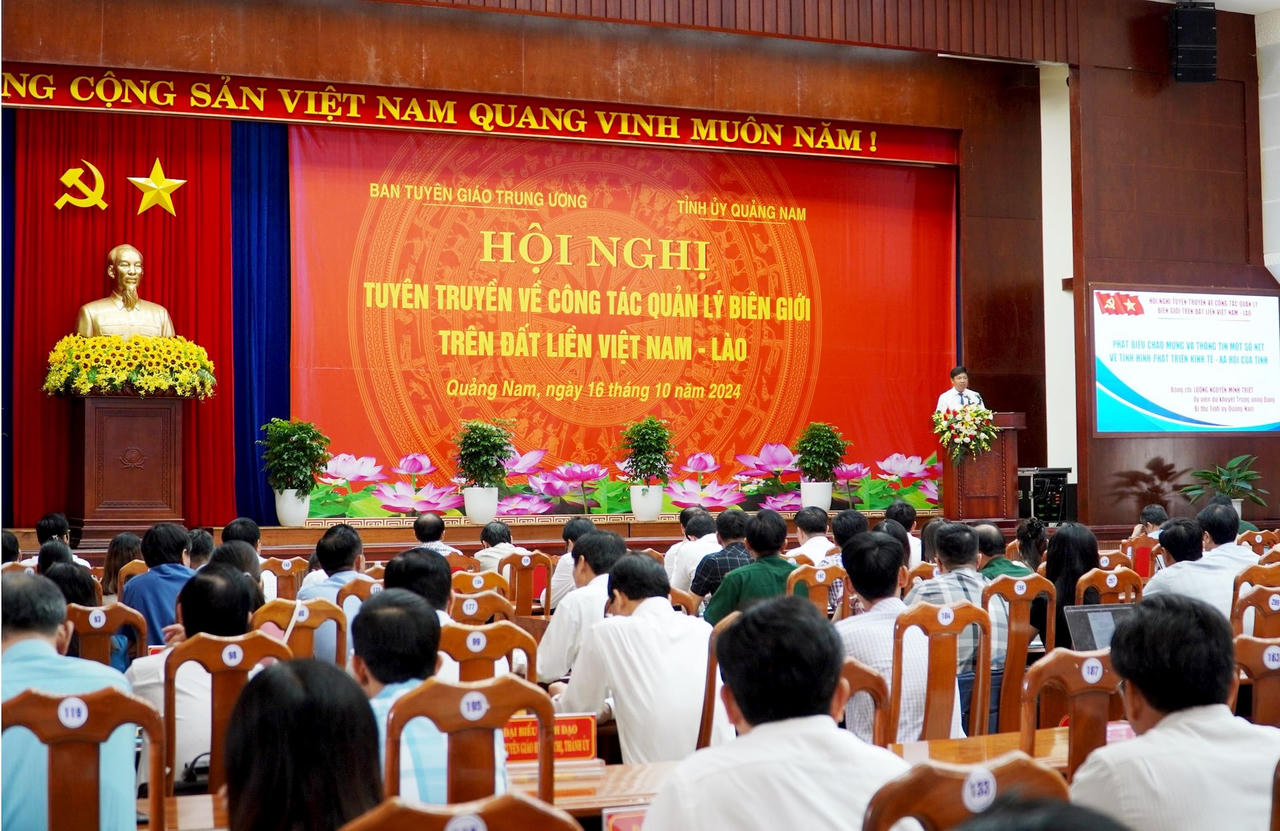 Xây dựng tuyến biên giới Việt Nam - Lào hòa bình, ổn định và phát triển bền vững