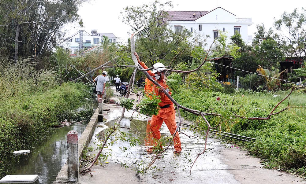 EVNCPC chủ động ứng phó bão Trà Mi và mưa lũ