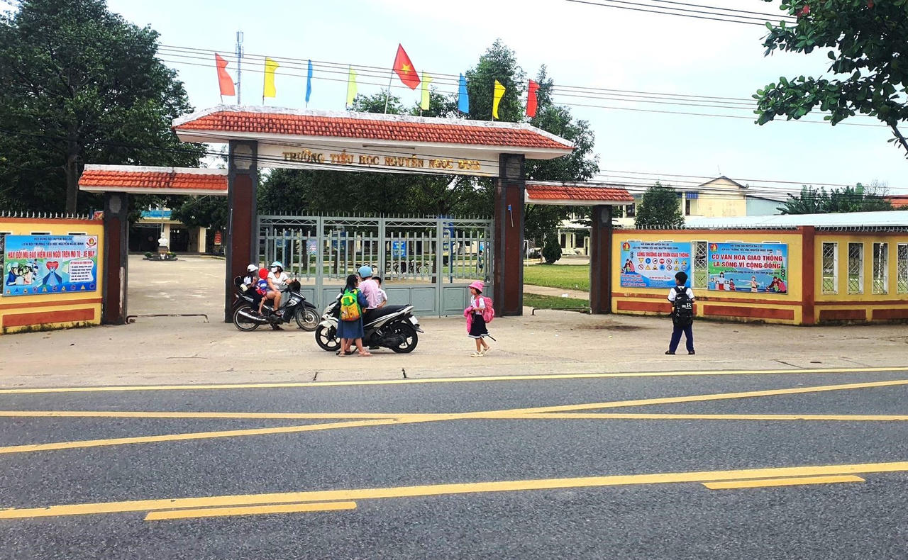 15 học sinh tiểu học ở Quảng Nam nhập viện cấp cứu sau khi ăn sữa chua