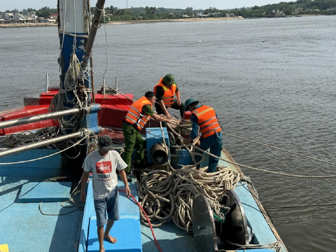 Hình ảnh đảo tiền tiêu ở Quảng Ngãi ứng phó bão số 6