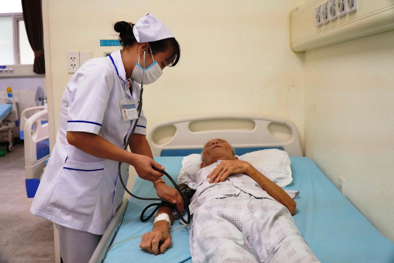 Phẫu thuật thành công ca tim hở phức tạp cho cụ ông 82 tuổi ở Quảng Nam