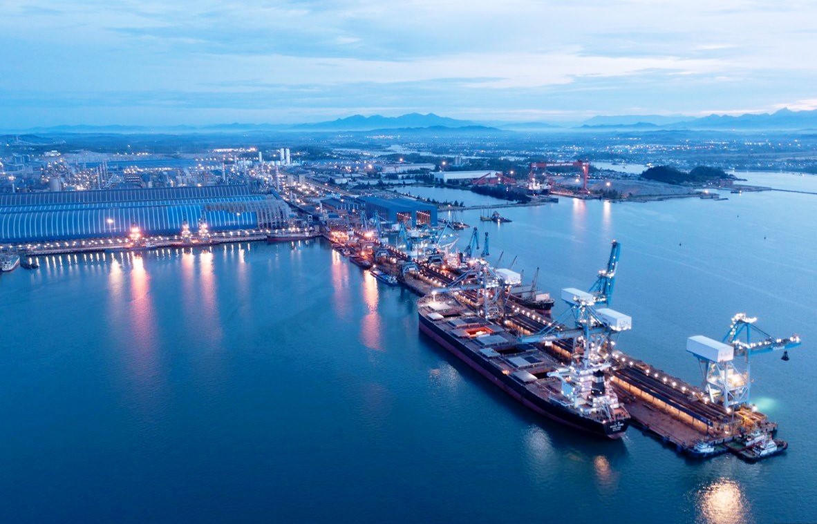 Cần đẩy mạnh phát huy lợi thế của cảng biển Quảng Ngãi