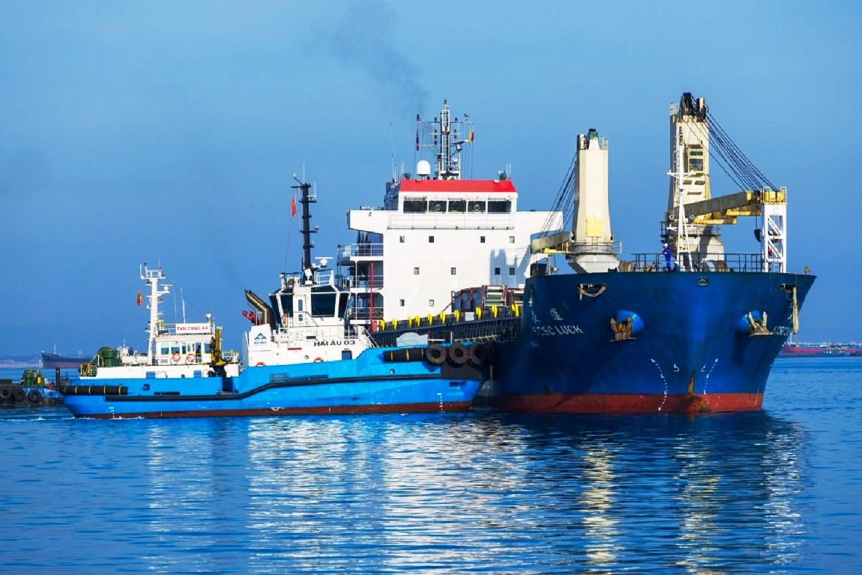 Cần đẩy mạnh phát huy lợi thế của cảng biển Quảng Ngãi