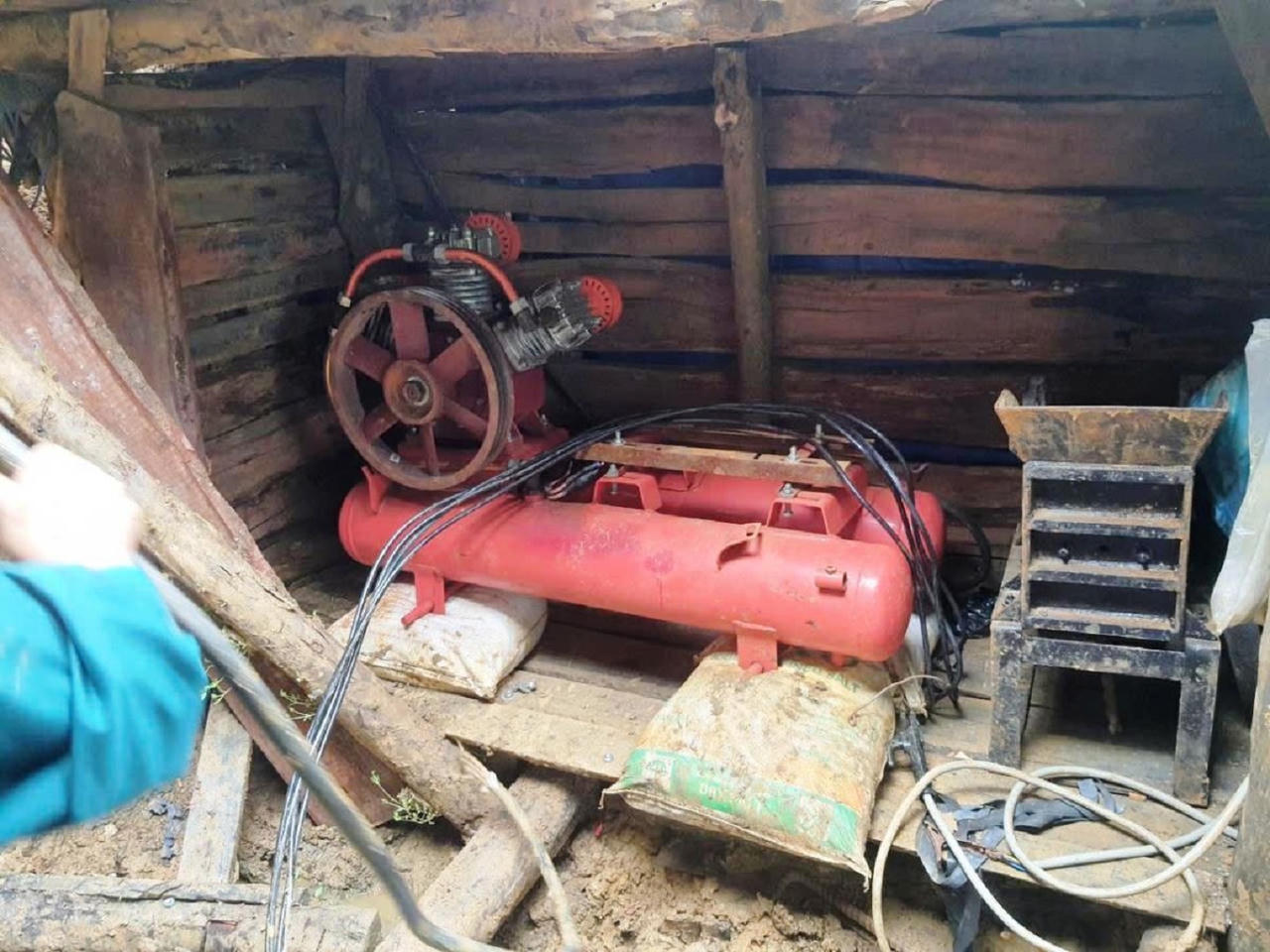 Xử lý nghiêm hành vi khai thác vàng trái phép tại núi Đá Ngựa