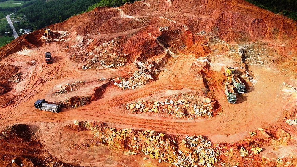 Tăng cường giám sát việc phục hồi môi trường các mỏ đất hết hạn