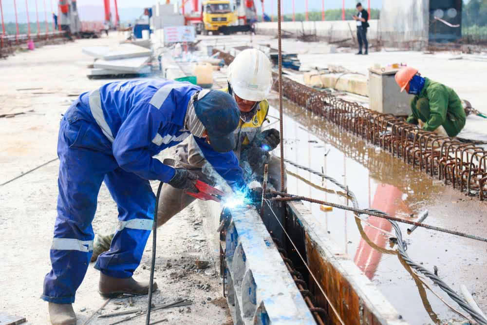 Đẩy mạnh tiến độ thi công cầu Trà Khúc 3, thông xe vào cuối năm