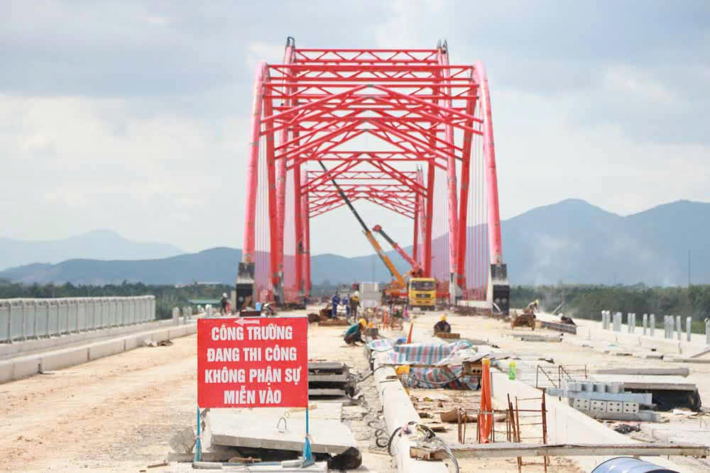Đẩy mạnh tiến độ thi công cầu Trà Khúc 3, thông xe vào cuối năm