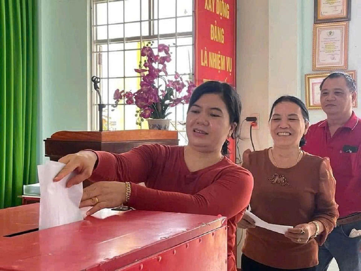 Cán bộ dôi dư được hỗ trợ gì sau sắp xếp đơn vị hành chính ở Quảng Ngãi?