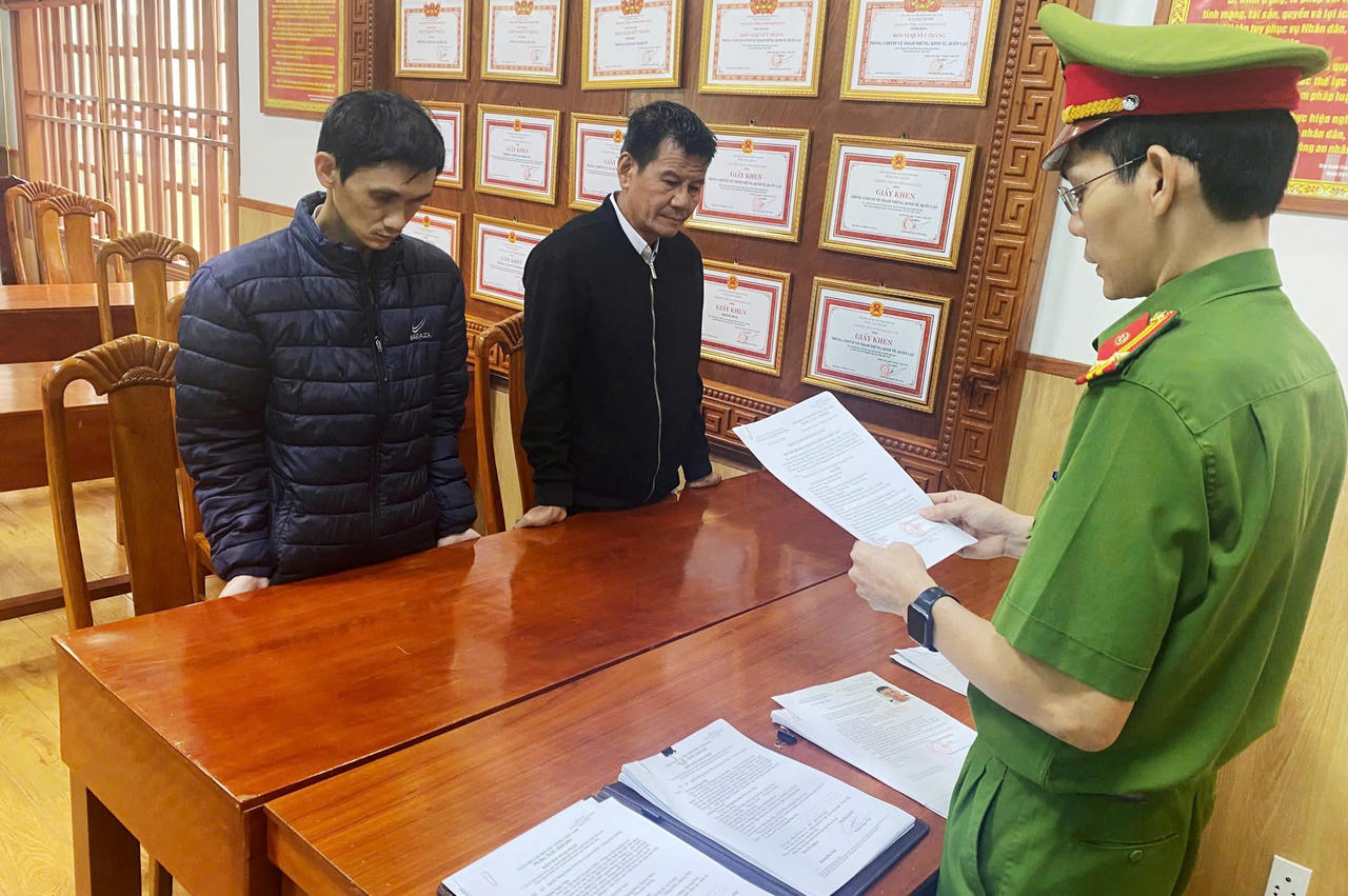 Làm giả con dấu, nguyên Giám đốc, Phó Giám đốc doanh nghiệp bị khởi tố