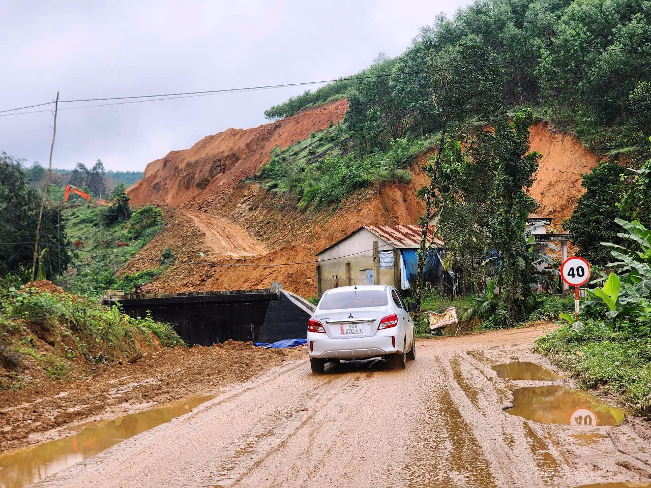'Ẩn họa' trên tuyến đường thuộc dự án liên kết vùng miền Trung tỉnh Quảng Nam 