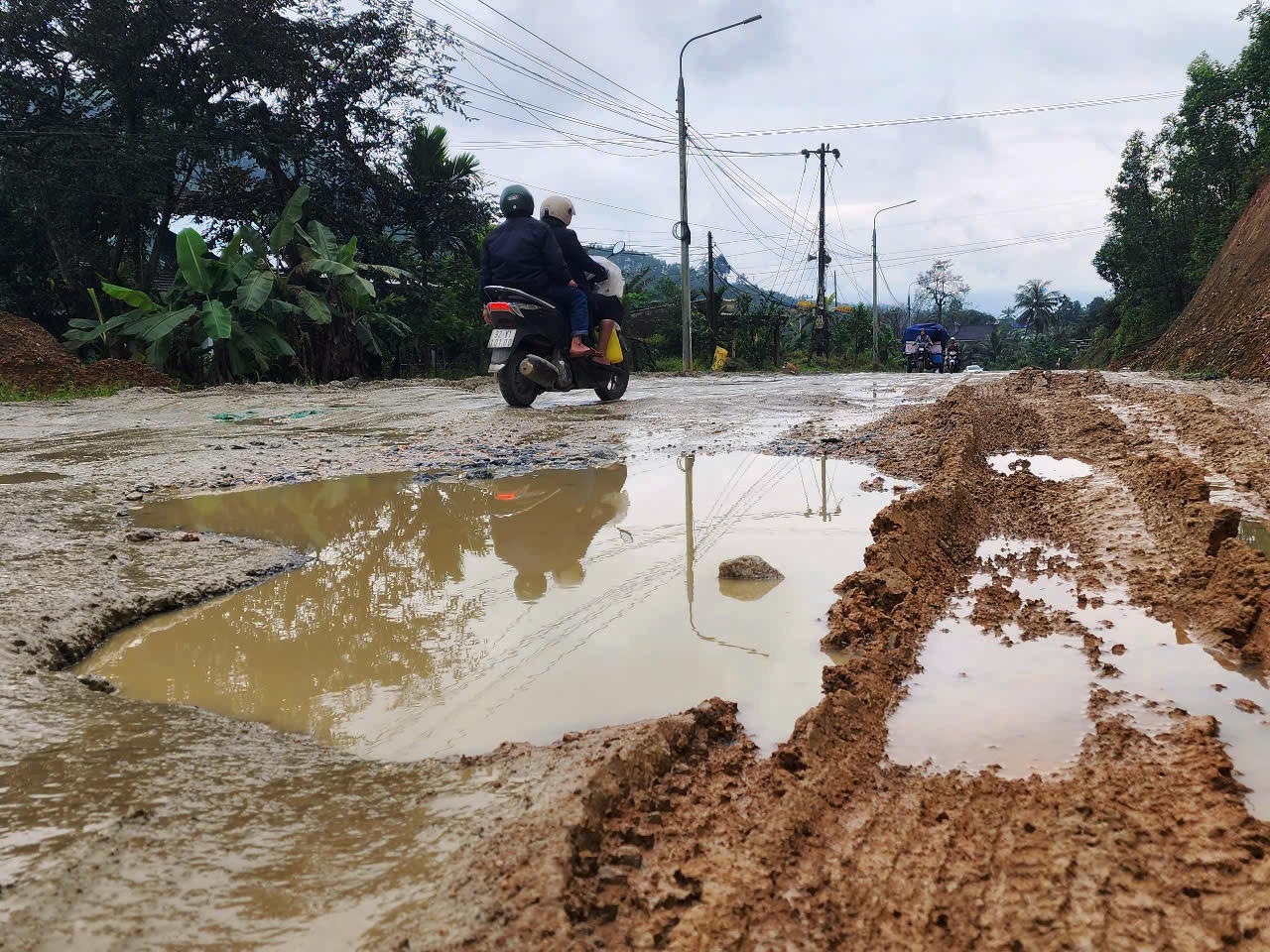 'Ẩn họa' trên tuyến đường thuộc dự án liên kết vùng miền Trung tỉnh Quảng Nam 