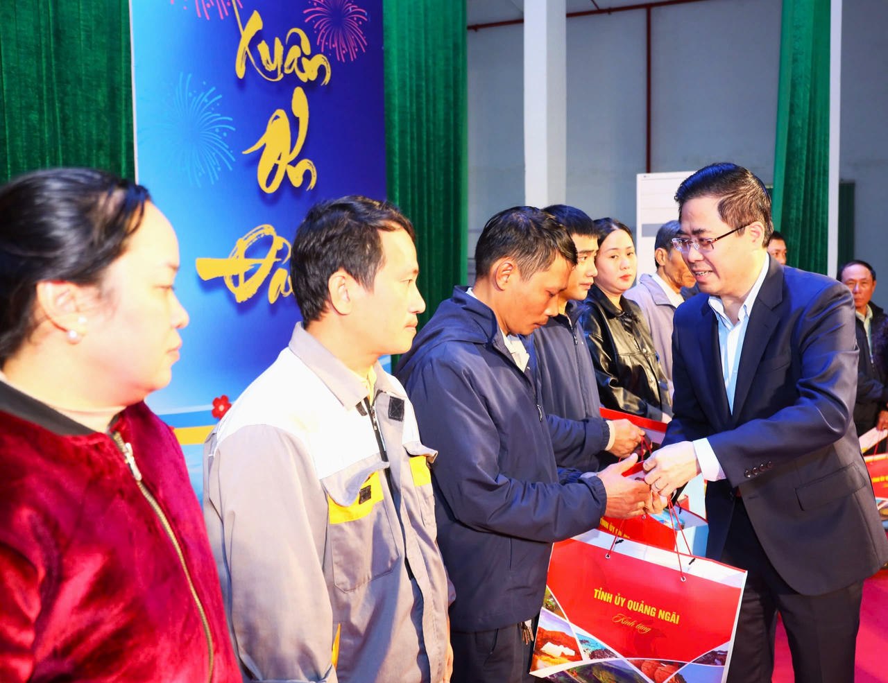 Phó Thủ tướng Thường trực Nguyễn Hòa Bình dự “Tết sum vầy - Xuân ơn Đảng” ở Quảng Ngãi