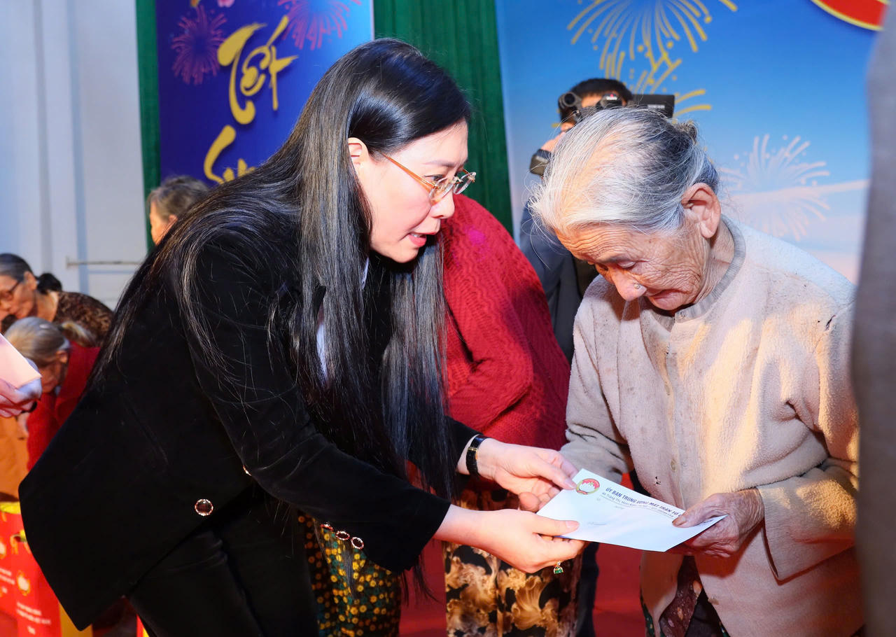 Phó Thủ tướng Thường trực Nguyễn Hòa Bình dự “Tết sum vầy - Xuân ơn Đảng” ở Quảng Ngãi