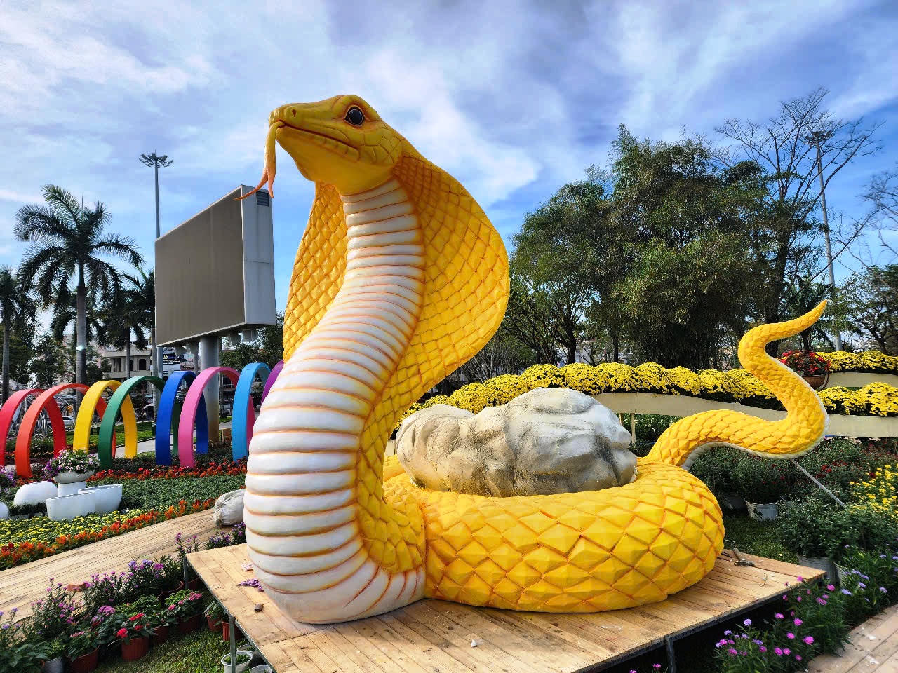 Các tỉnh miền Trung “trình làng” linh vật Tết Ất Tỵ 2025