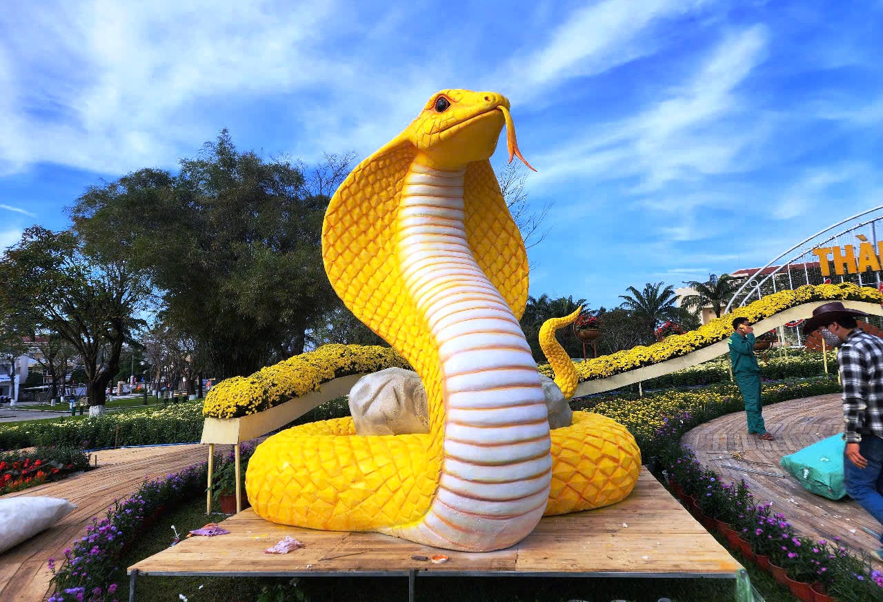 Các tỉnh miền Trung “trình làng” linh vật Tết Ất Tỵ 2025