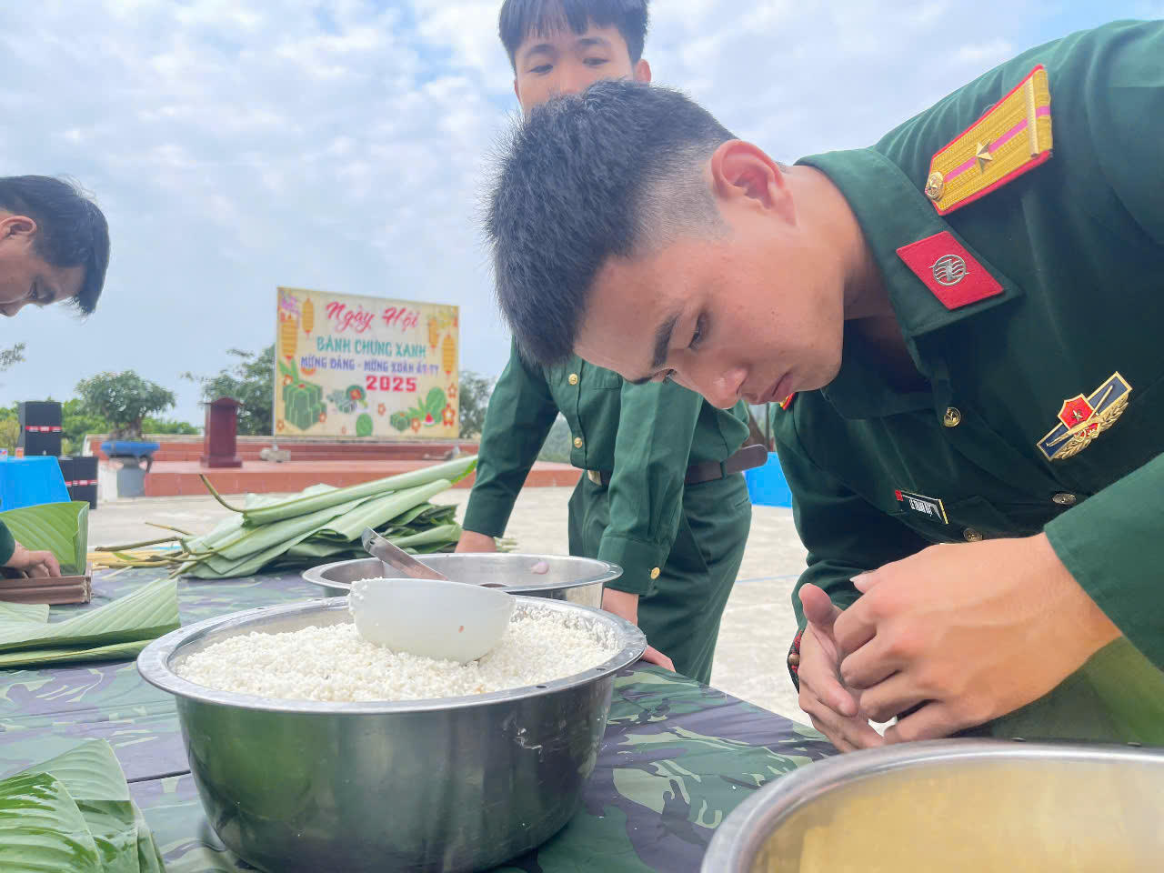 Sôi động ngày hội bánh chưng xanh mừng Đảng, mừng xuân Ất Tỵ 2025