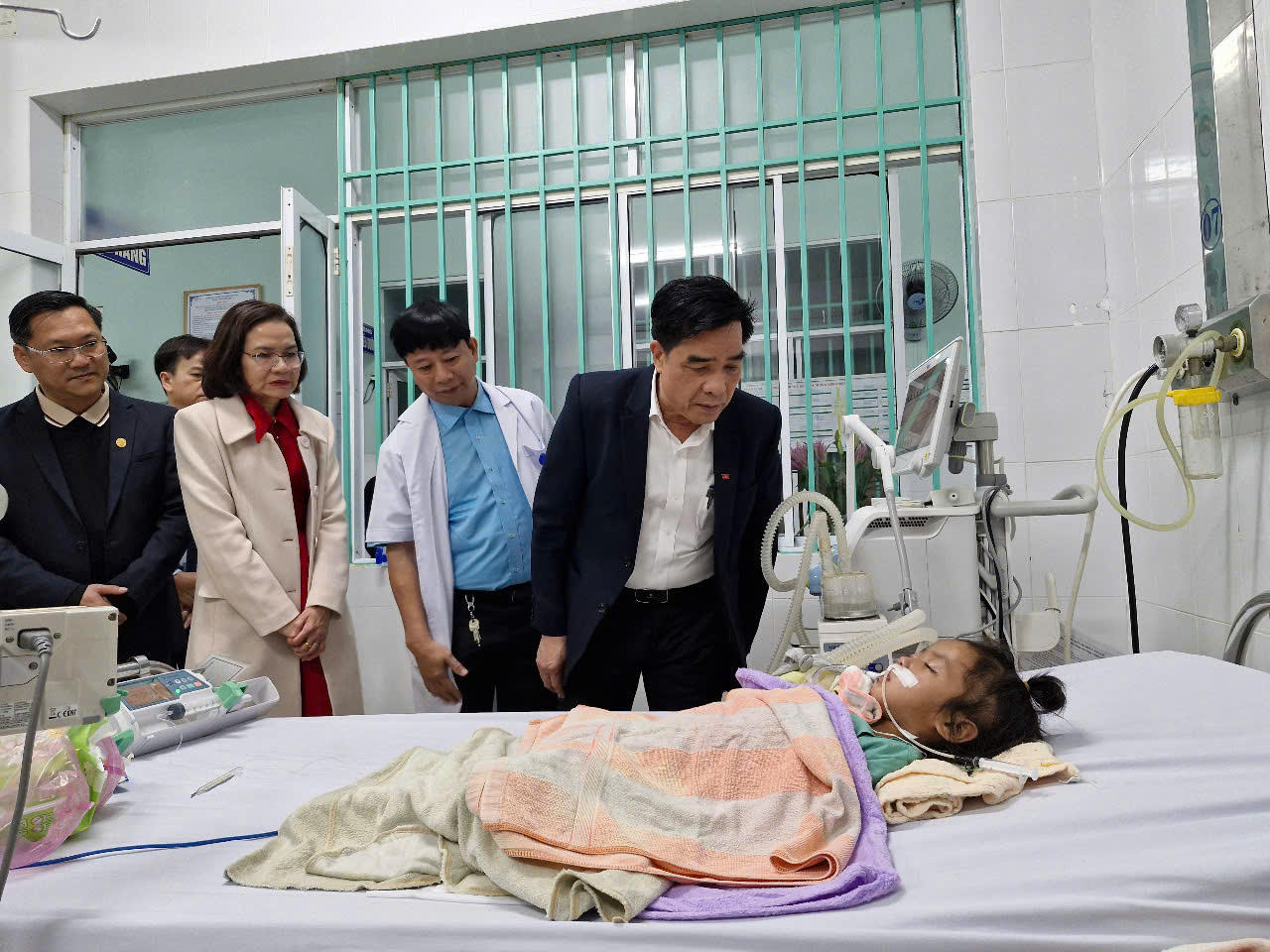 Những lời chúc, món quà ý nghĩa 'thay lời cảm ơn' đến lực lượng trực đêm giao thừa