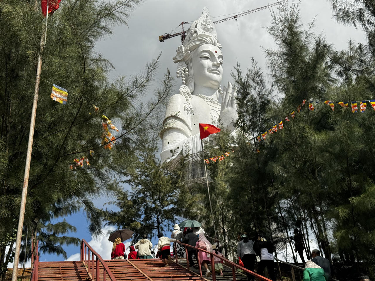 Đầu năm cùng chiêm bái ngôi chùa có tượng Quan Âm cao nhất Đông Nam Á