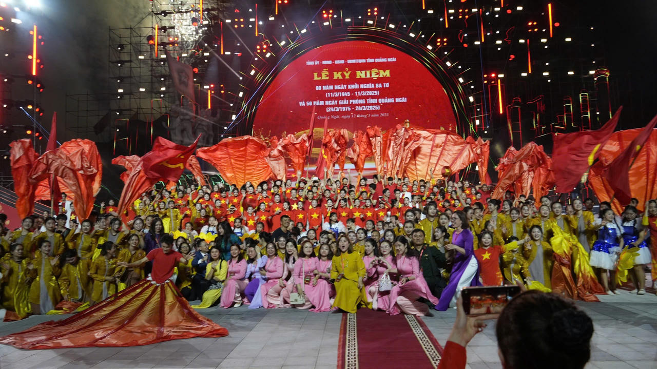 Chủ tịch Quốc hội Trần Thanh Mẫn dự Lễ kỷ niệm 80 năm Ngày khởi nghĩa Ba Tơ